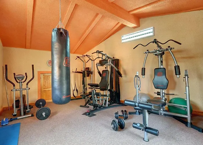 Nicole Apartman *
