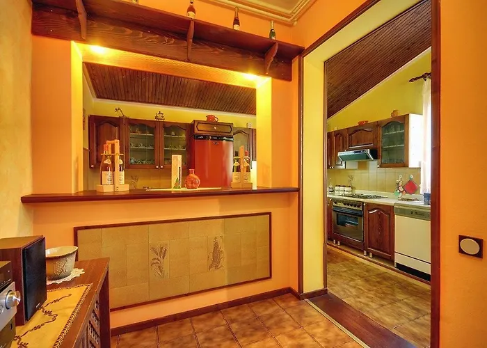 Nicole Apartman