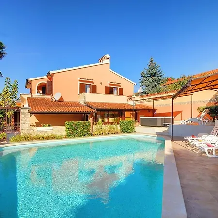 Apartment Nicole Pula